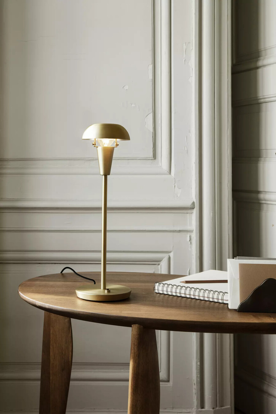 ferm living feve valnötsskrivbord