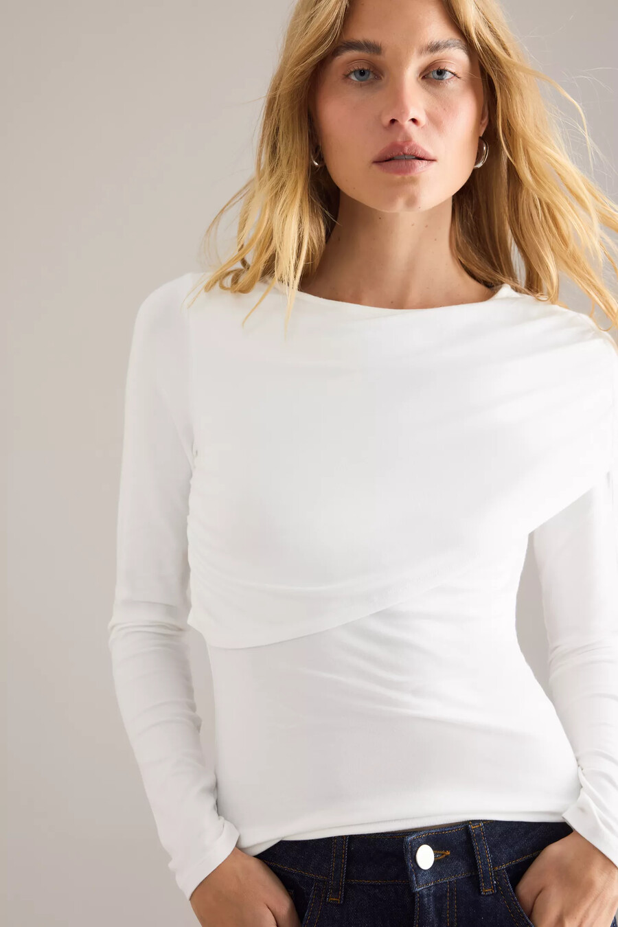 by anthropologie rynkad topp med bara axlar
