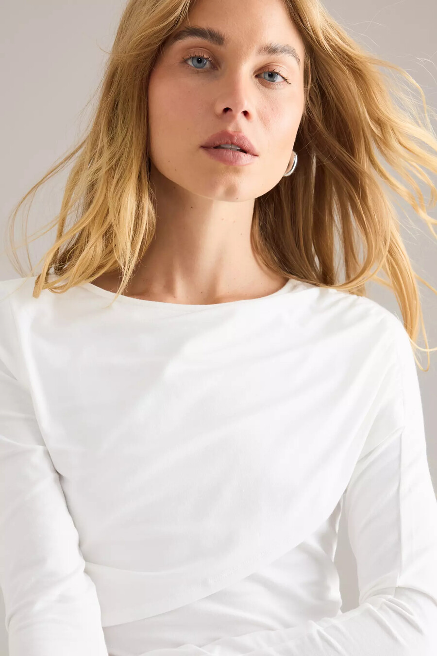 by anthropologie rynkad topp med bara axlar