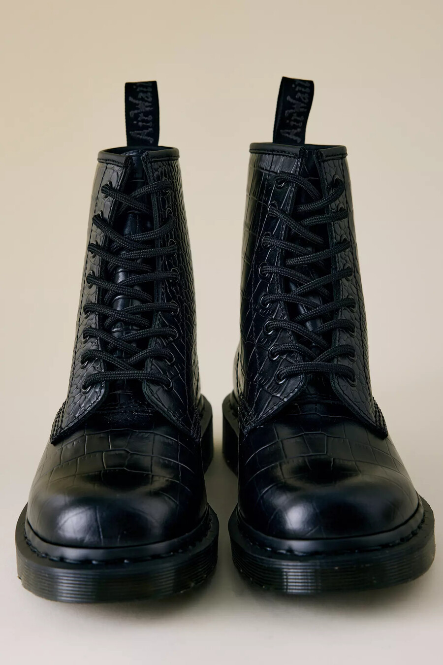 dr. martens 1460 croc emboss stövlar
