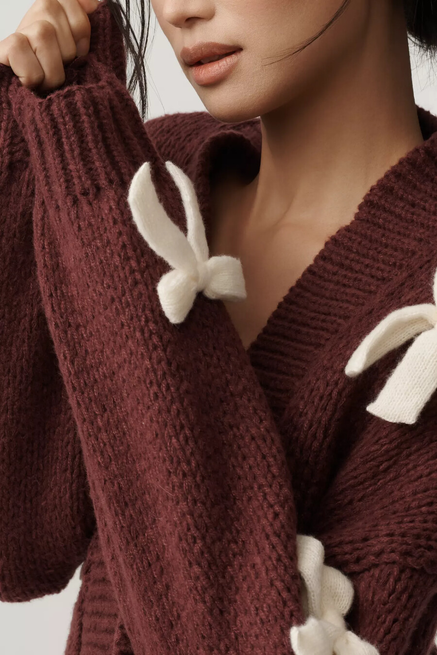 alicia 3d rosett cropped cardigan från maeve
