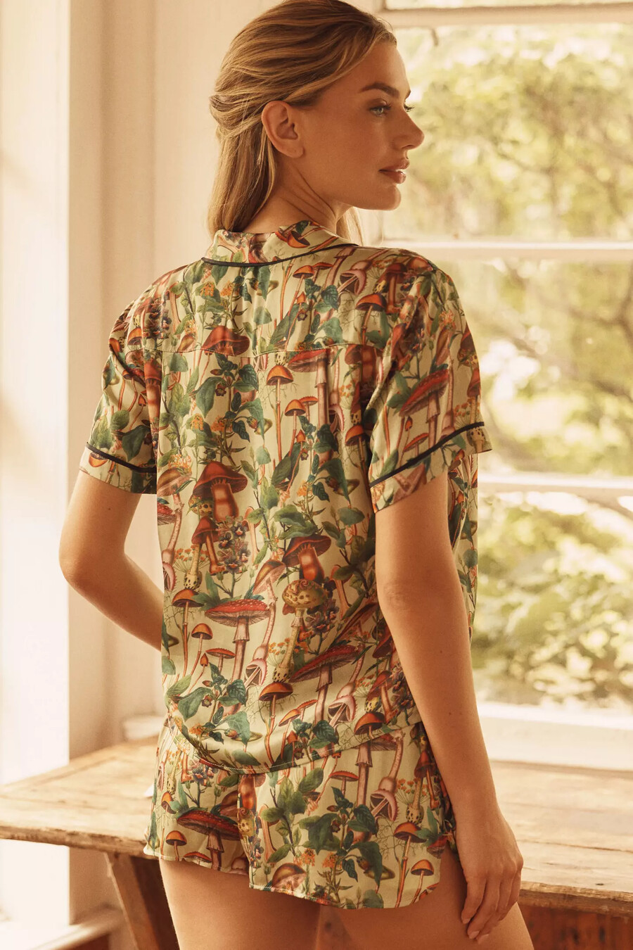 silkeslen mönstrad pyjamastopp från anthropologie
