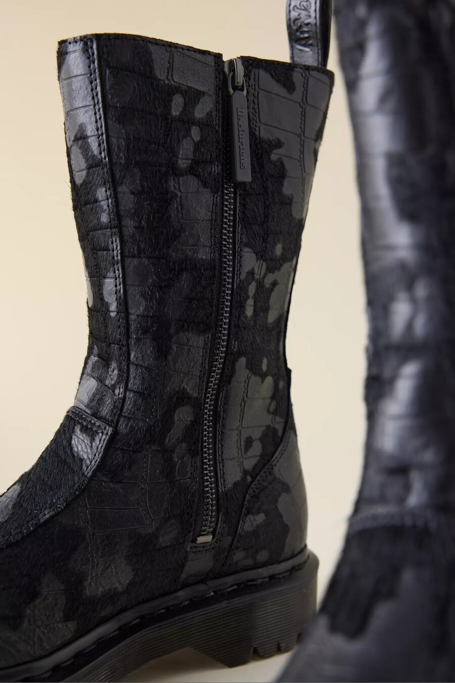 dr. martens rejena hair-on croc läderstövlar
