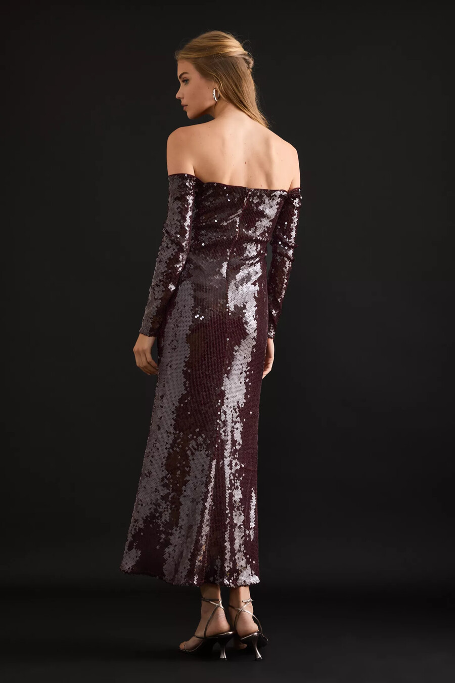 bardot emmeline off-the-shoulder paljettklänning i midimodell