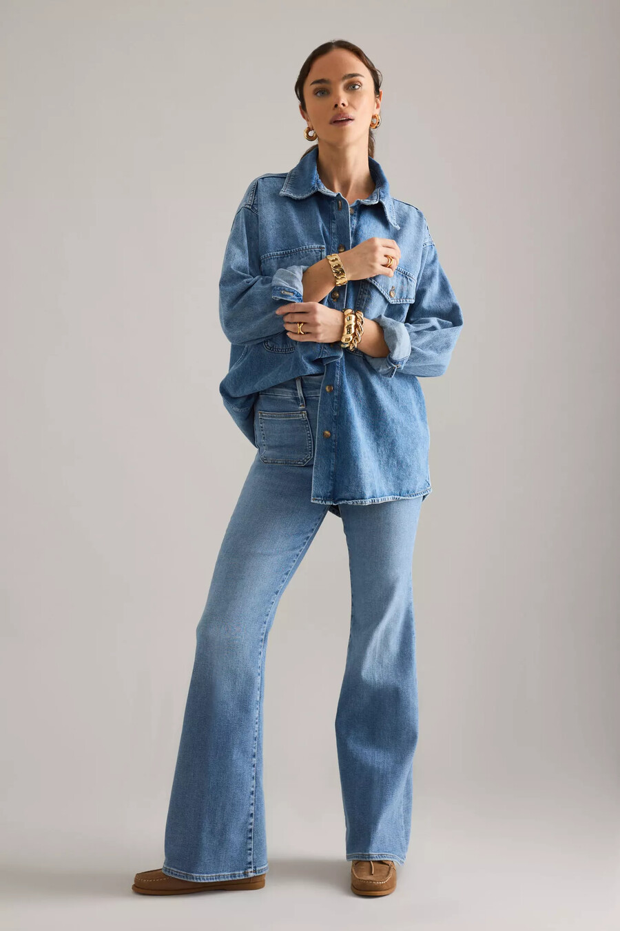 good american good legs utsvängda jeans med lappfickor