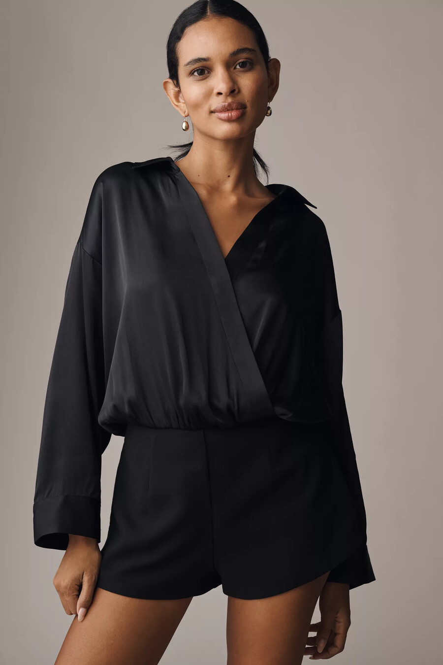 maeve långärmad satin-playsuit i tvåfärgad färg