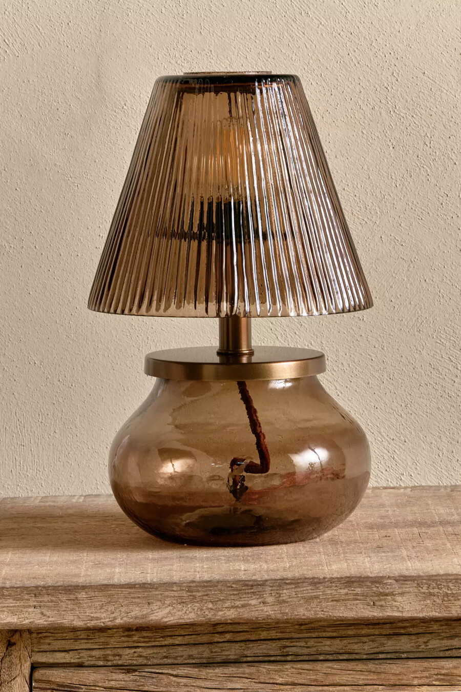 nkuku dimalai bordslampa i återvunnet glas