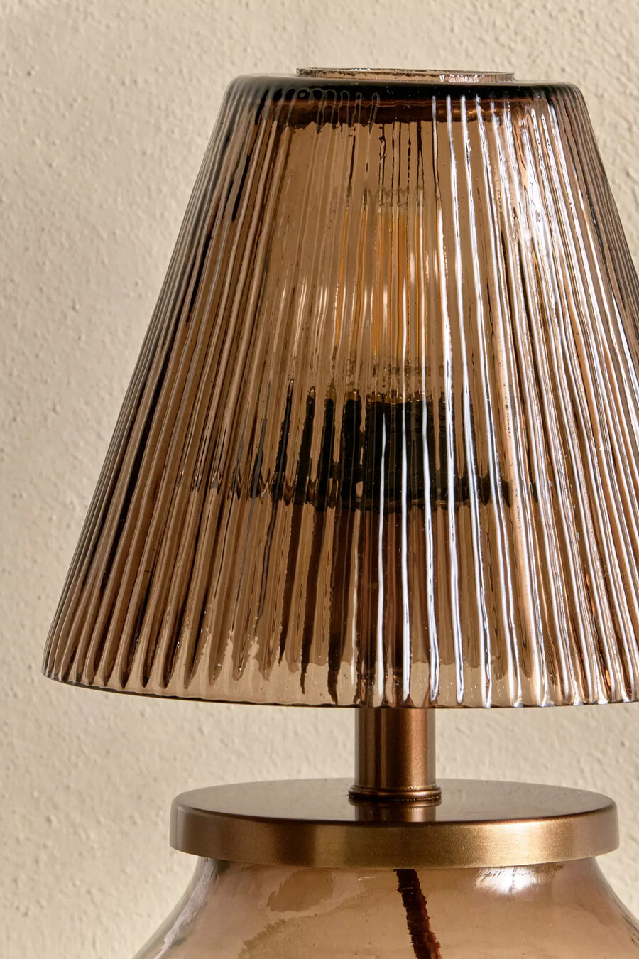 nkuku dimalai bordslampa i återvunnet glas