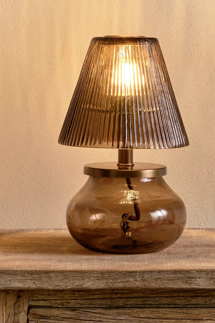 nkuku dimalai bordslampa i återvunnet glas