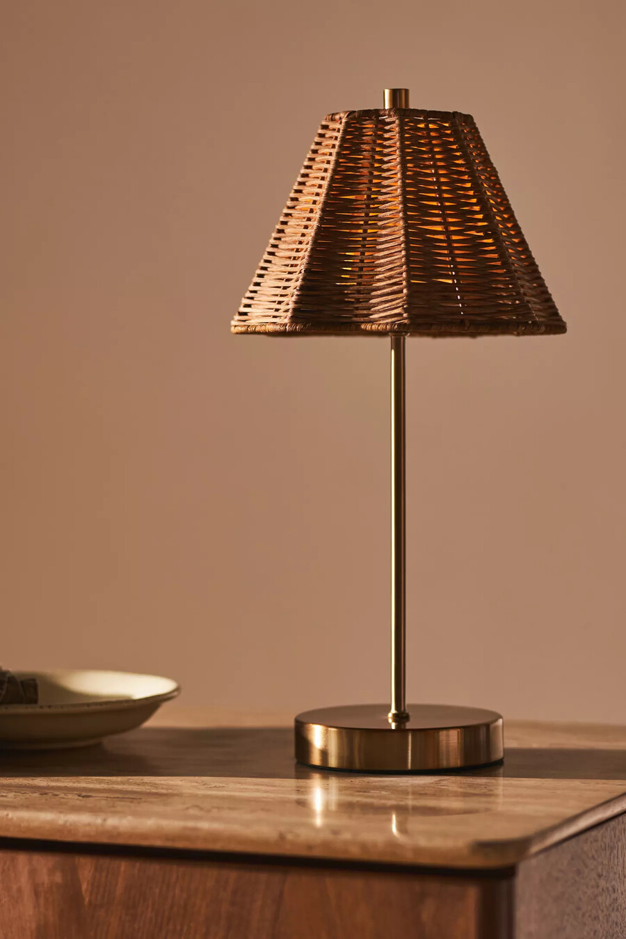 sutton uppladdningsbar bordslampa