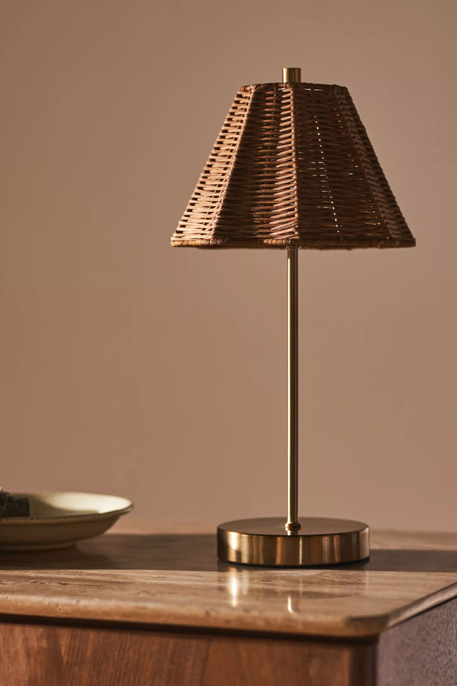 sutton uppladdningsbar bordslampa