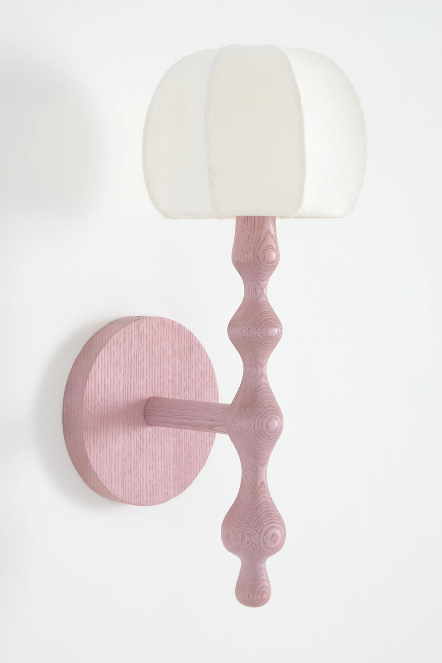 lala omdesignad vägglampa i trä