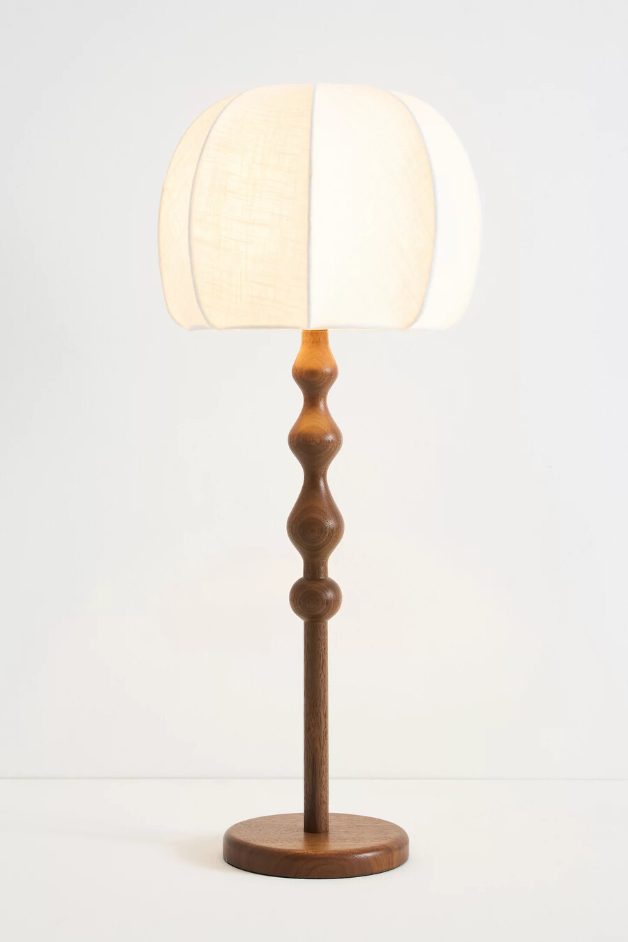 lala nydesignad stor bordlampa i trä