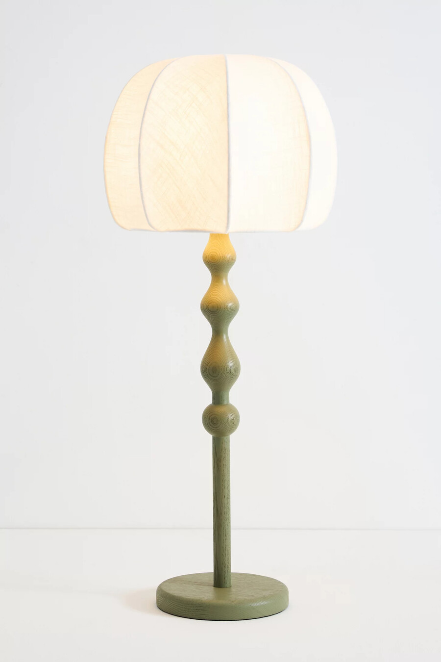 lala nydesignad stor bordlampa i trä