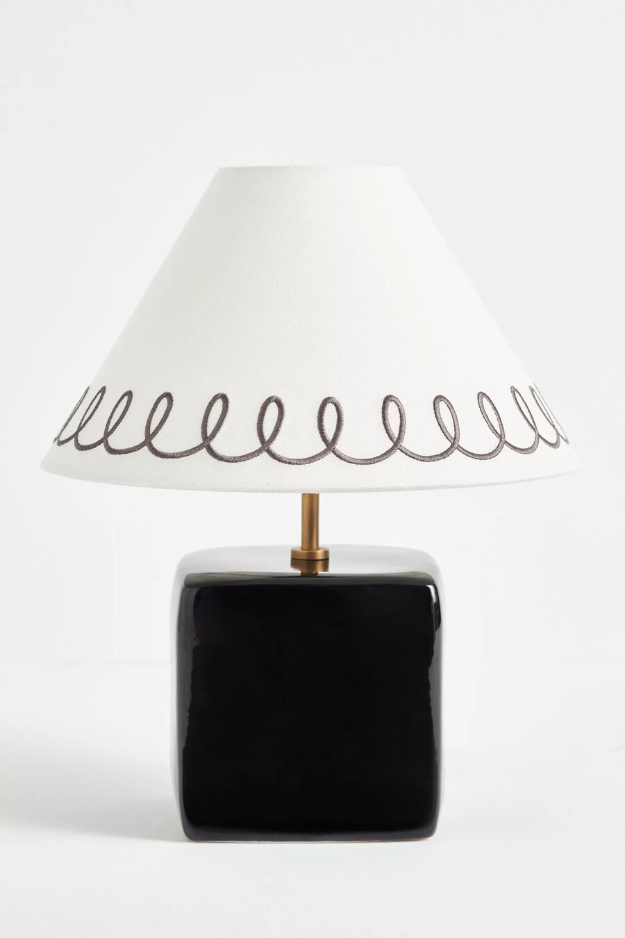 maeve keramisk bordslampa