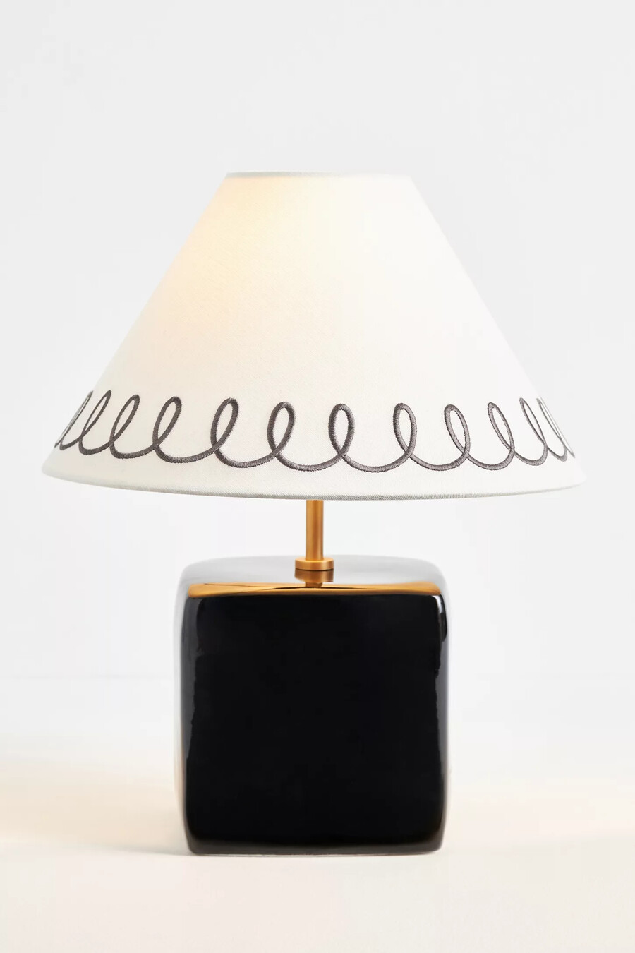 maeve keramisk bordslampa