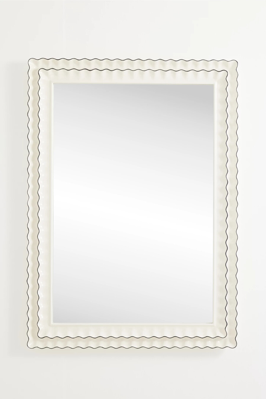 phillippa väggspegel med scalloped-motiv