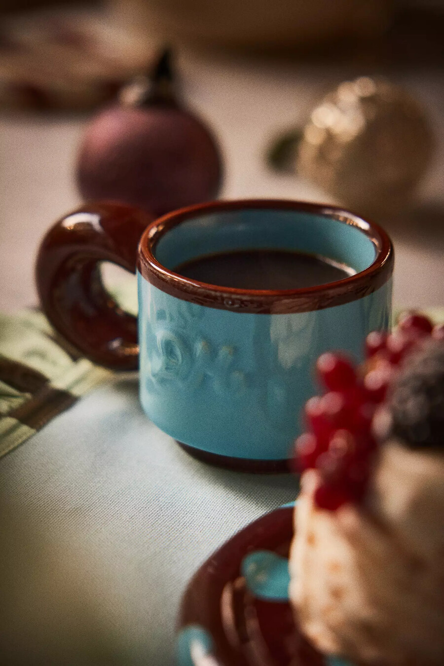 damson madr handmålad knubbig kaffekopp