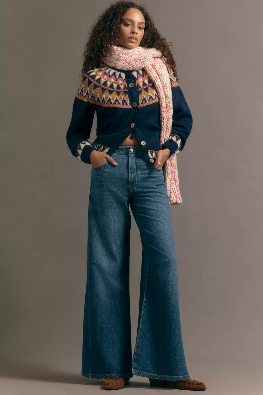 adi mid-rise flare jeans från pilcro