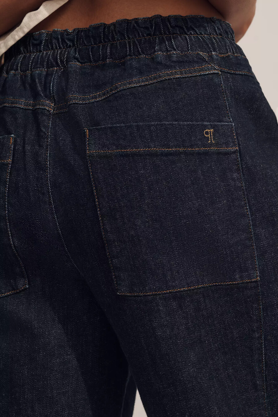 izzie relaxed pull-on barrel jeans från pilcro