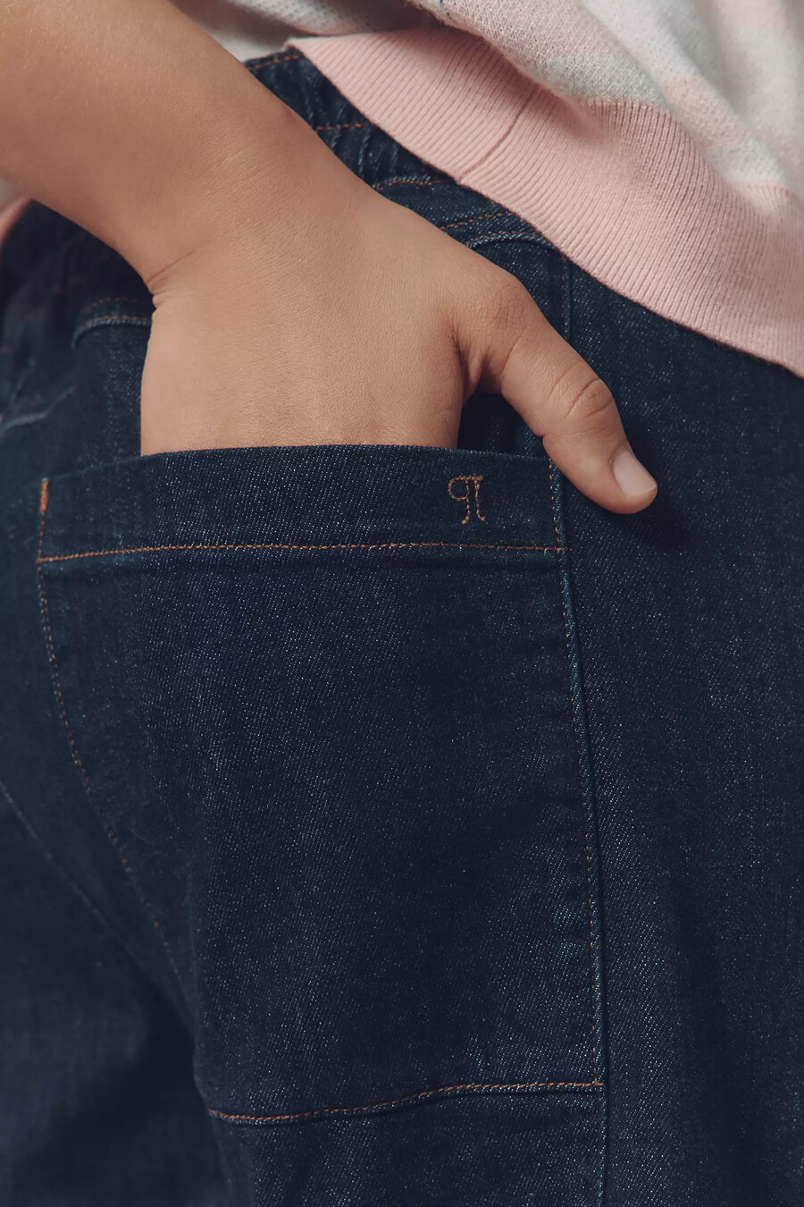 izzie relaxed pull-on barrel jeans från pilcro