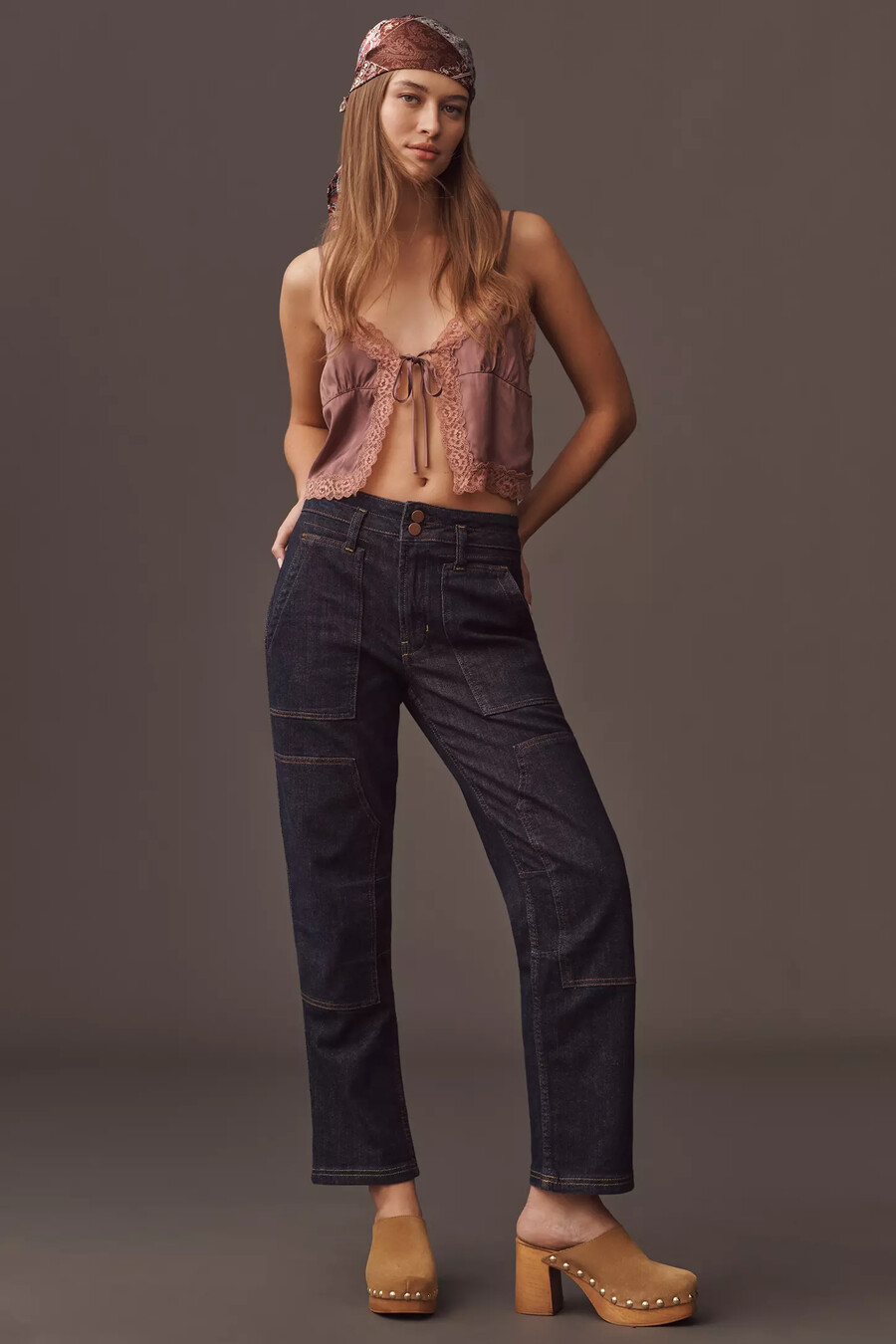 the wanderer mid-rise relaxed jeans från pilcro