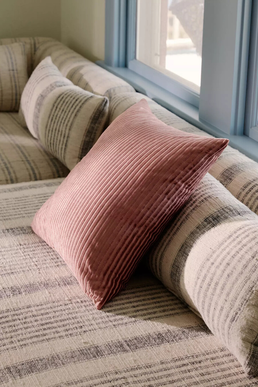 boro stripe kori modular armless soffa
