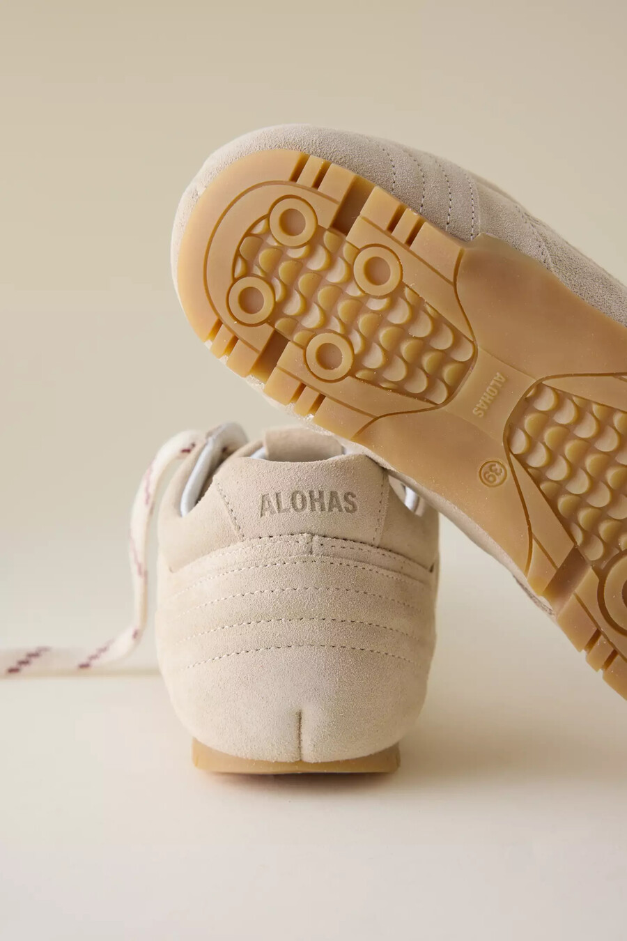 alohas tb.56 mocka krämfärgade lädersneakers
