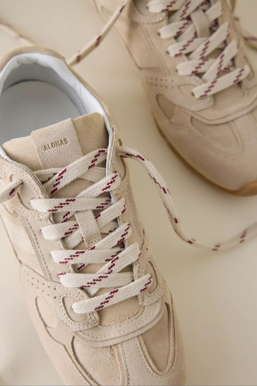 alohas tb.56 mocka krämfärgade lädersneakers