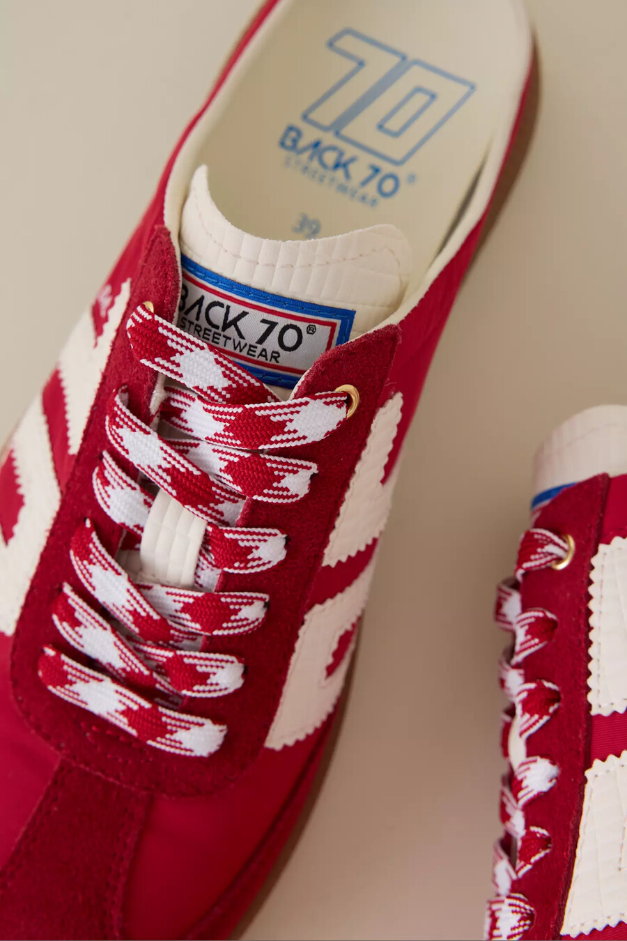 back 70 röda backless mule sneakers