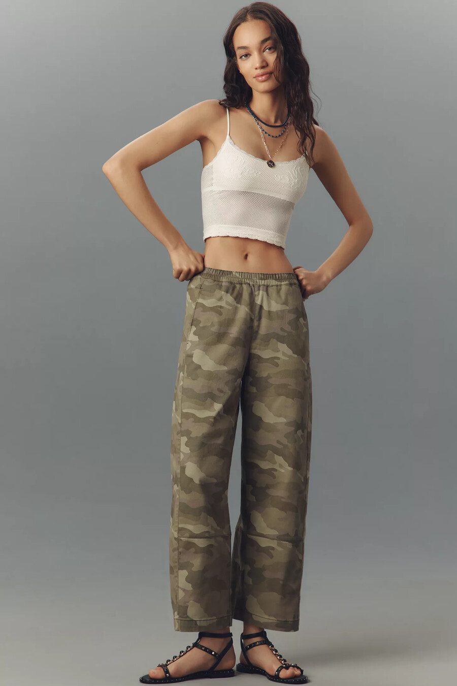 izzie relaxed pull-on barrel trousers från pilcro tryckt twill-utgåva