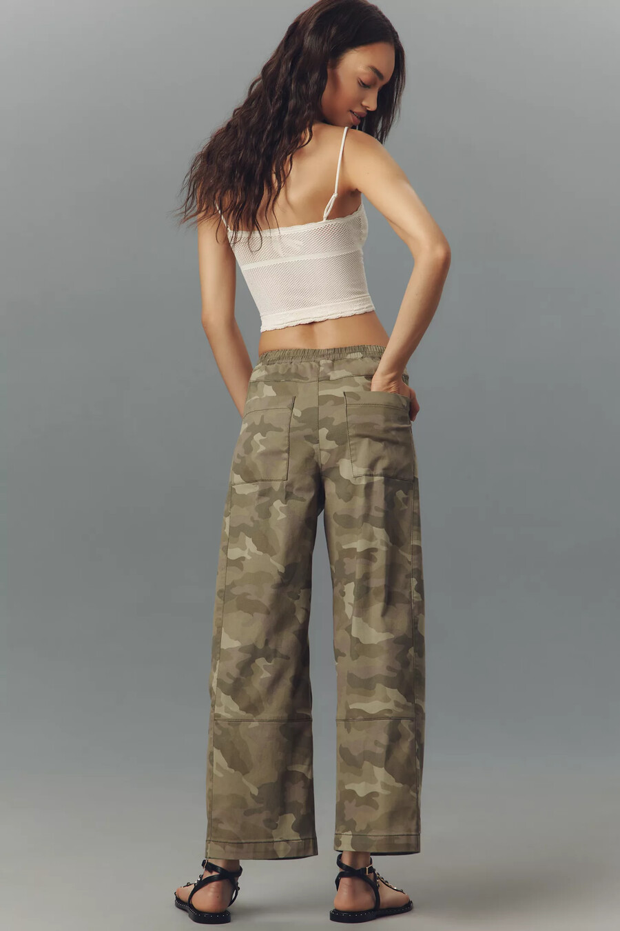 izzie relaxed pull-on barrel trousers från pilcro tryckt twill-utgåva
