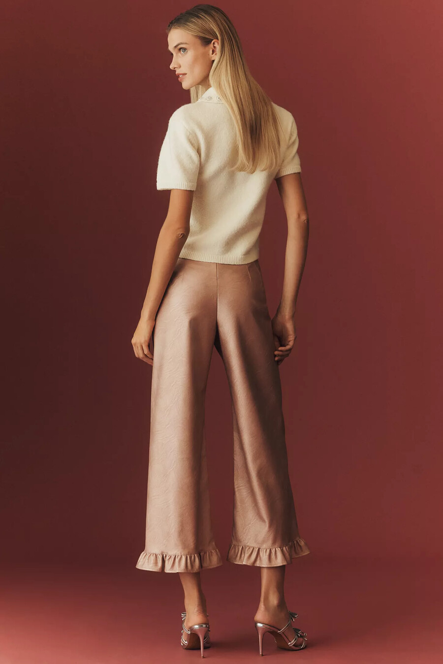 colette crop metallic-byxor i konstläder med volangkant från maeve