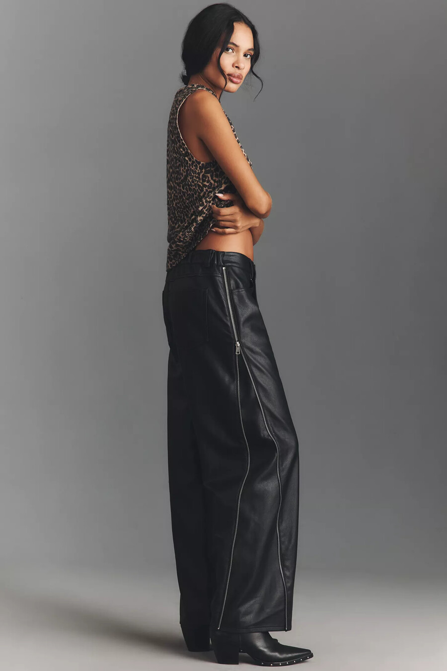 by anthropologie baggy läderbyxor med dragkedja